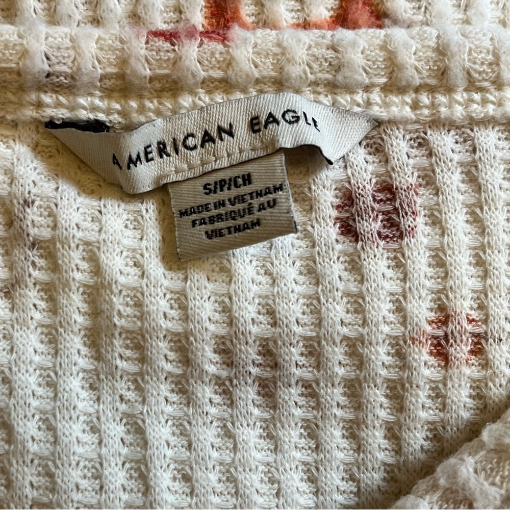American Eagle Outfitters cream coloured waffle top with fox and leaf pattern - Picture 5 of 7
